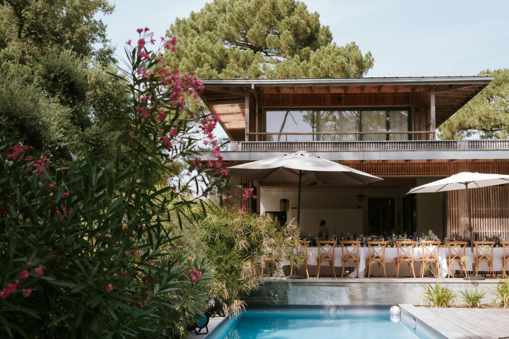 Celebración de verano al aire libre en una villa privada de Hossegor